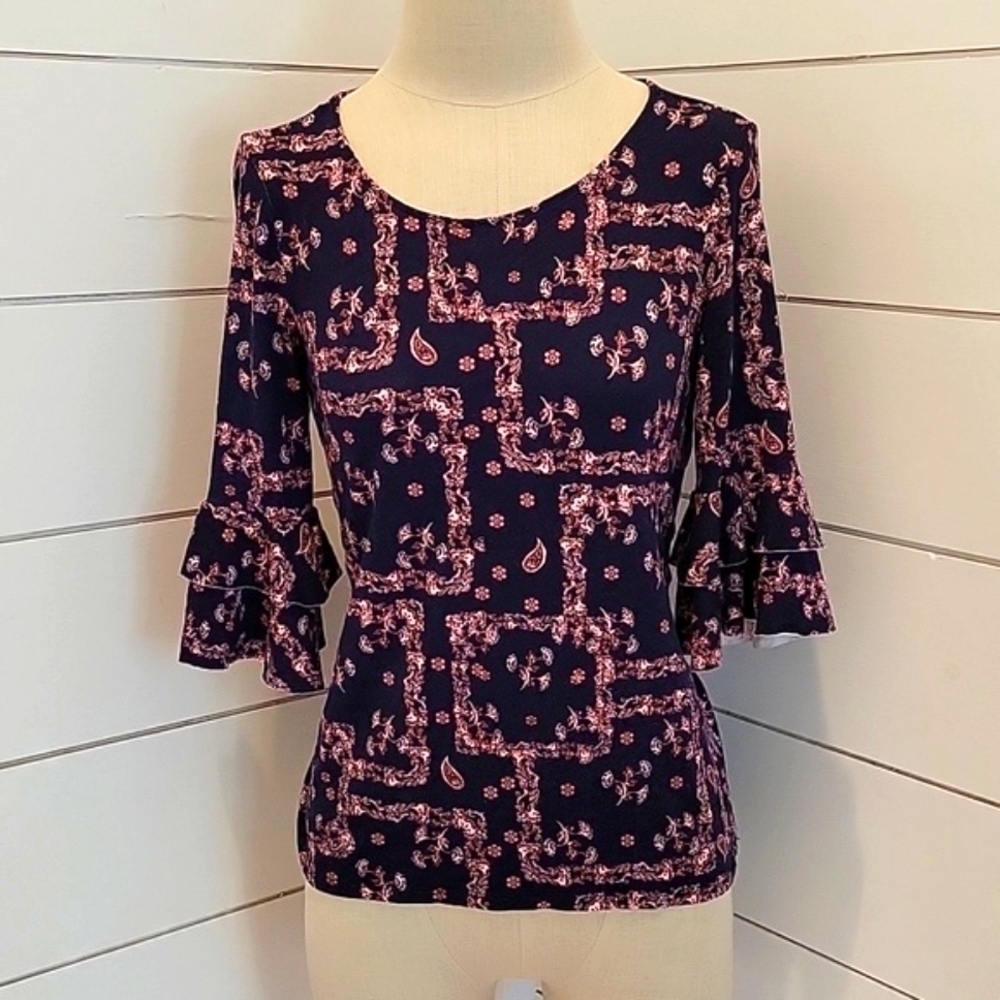 NEW DIRECTIONS small scoop neck soft and stretchy shirt